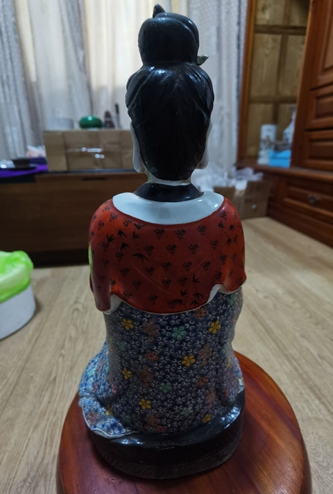 古玩陶瓷粉彩觀音菩薩造像真品鑒賞圖