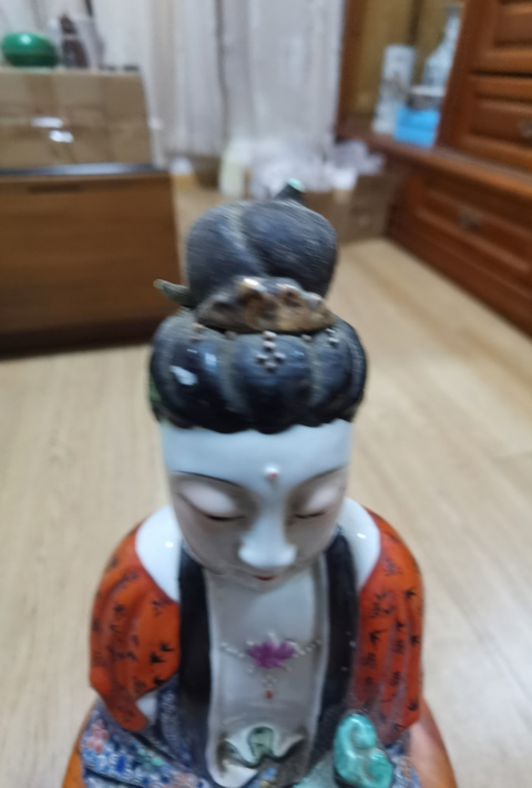 古玩陶瓷粉彩觀音菩薩造像真品鑒賞圖
