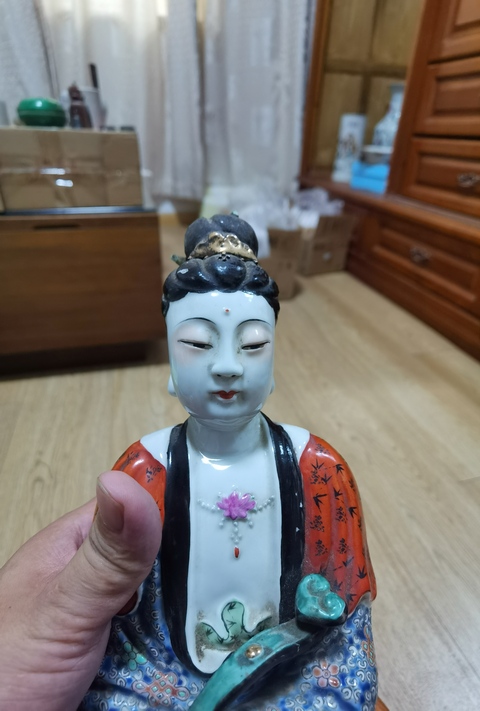 古玩陶瓷粉彩觀音菩薩造像真品鑒賞圖