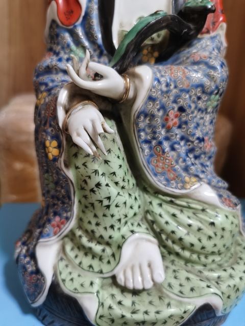 古玩陶瓷粉彩人物塑像真品鑒賞圖