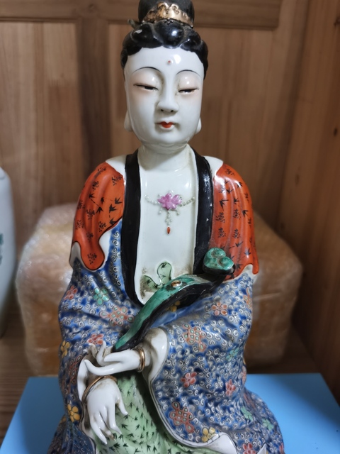 古玩陶瓷粉彩人物塑像真品鑒賞圖