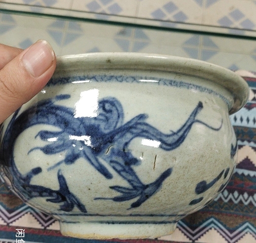 古玩陶瓷青花趕珠龍紋爐真品鑒賞圖