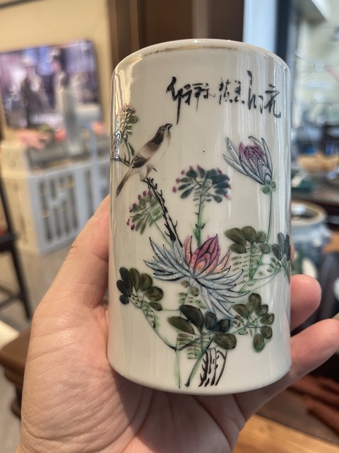古玩陶瓷淺絳彩花鳥紋筆筒真品鑒賞圖
