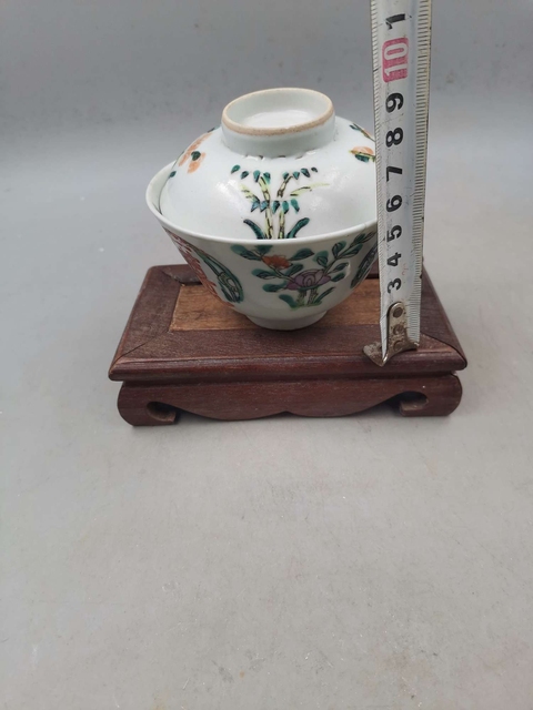 古玩陶瓷吉語花卉紋粉彩蓋杯真品鑒賞圖