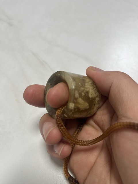 古玩玉器岫玉雕“素紋扳指”真品鑒賞圖