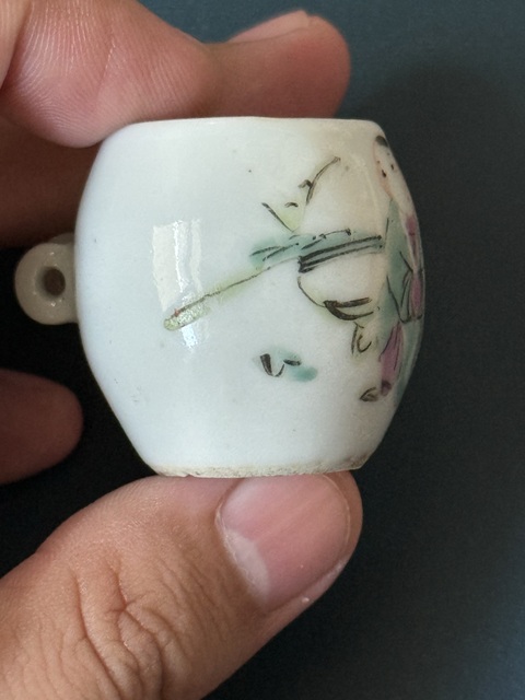 古玩陶瓷晚清·大人物紋粉彩鳥食罐拍賣,當前價格900元