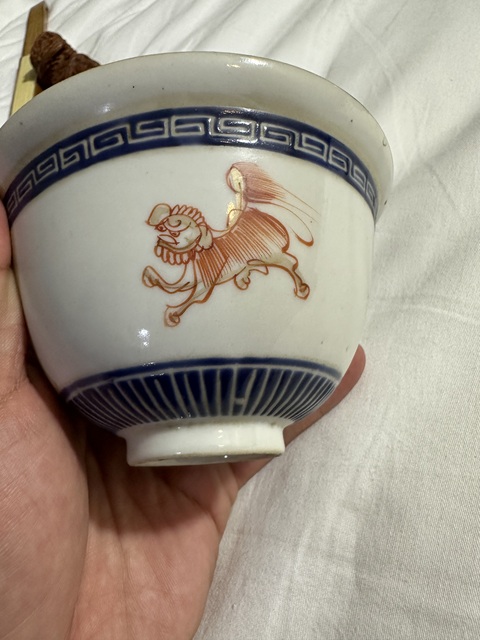 古玩陶瓷料彩礬紅杯真品鑒賞圖