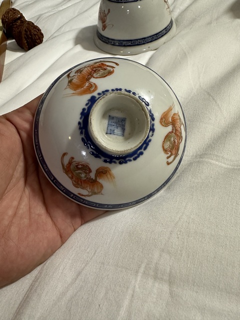 古玩陶瓷料彩礬紅杯真品鑒賞圖