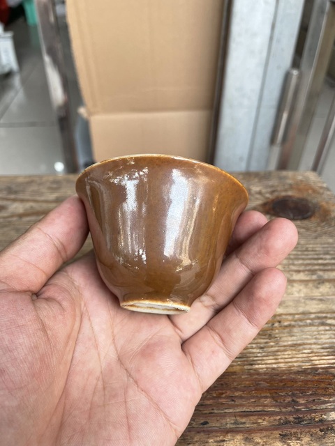 古玩陶瓷民國紫金釉青花杯真品鑒賞圖