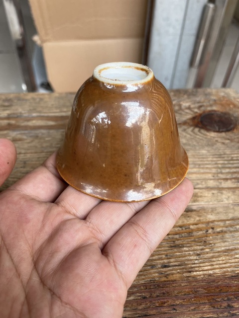 古玩陶瓷民國紫金釉青花杯真品鑒賞圖
