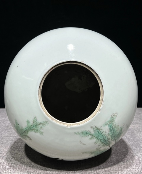 古玩陶瓷仕女紋粉彩冬瓜罐真品鑒賞圖