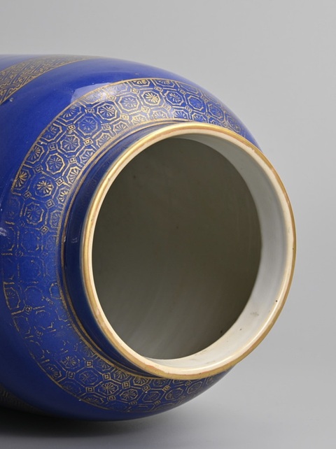 古玩陶瓷霽藍(lán)釉描金錦地紋燈籠瓶真品鑒賞圖
