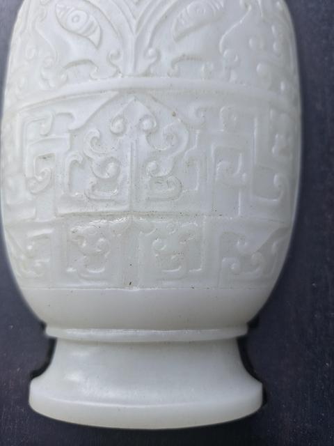 古玩玉器漢白玉石瓶真品鑒賞圖