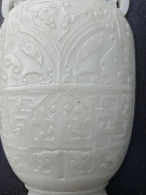 古玩玉器漢白玉石瓶真品鑒賞圖