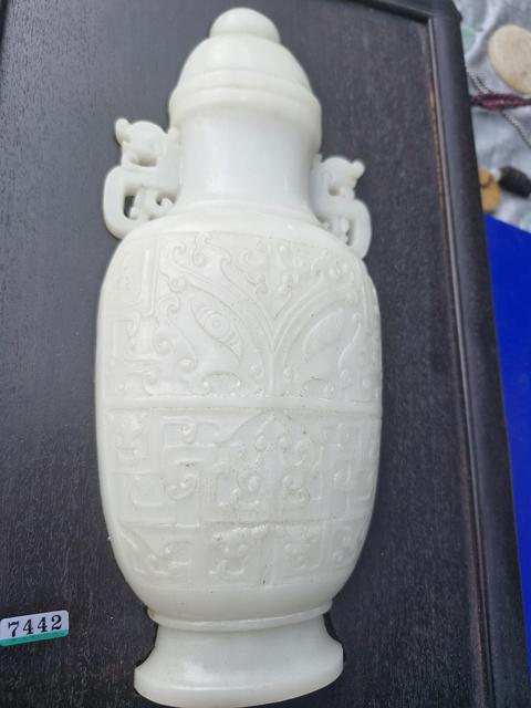 古玩玉器漢白玉石瓶真品鑒賞圖