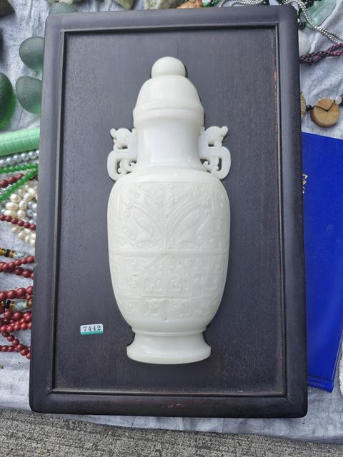 古玩玉器漢白玉石瓶真品鑒賞圖