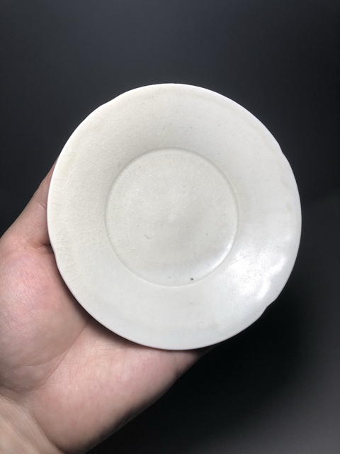 古玩陶瓷明代 白釉花口盤真品鑒賞圖