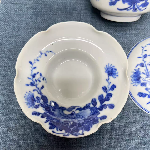 古玩陶瓷清光緒青花花卉紋蓋碗一組真品鑒賞圖