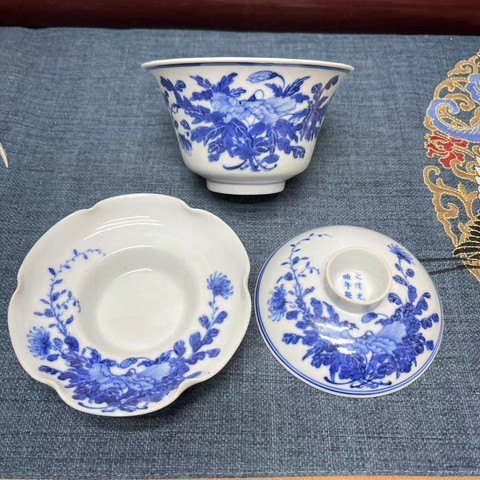 古玩陶瓷清光緒青花花卉紋蓋碗一組真品鑒賞圖