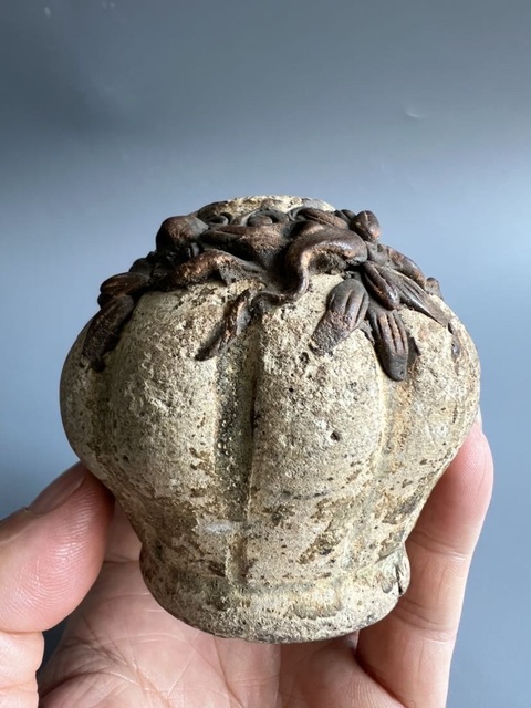 古玩陶瓷青釉鐵銹花龍紋瓜凌罐真品鑒賞圖