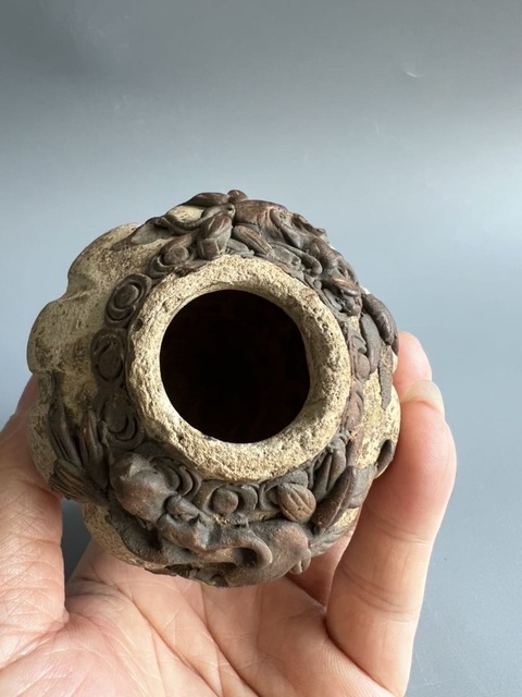 古玩陶瓷青釉鐵銹花龍紋瓜凌罐真品鑒賞圖