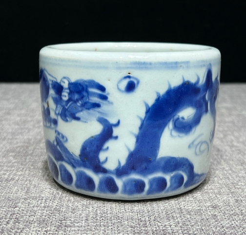 古玩陶瓷龍紋青花筒式香爐真品鑒賞圖