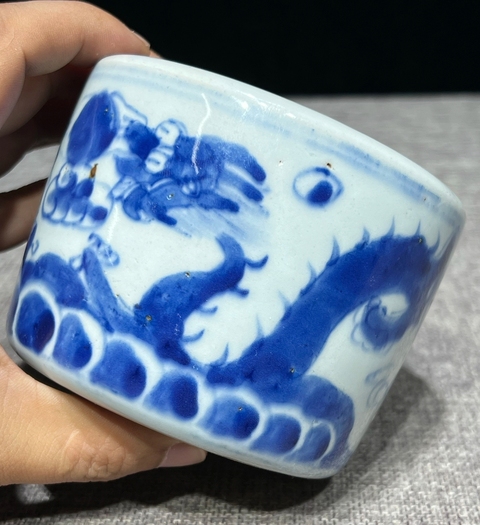 古玩陶瓷龍紋青花筒式香爐真品鑒賞圖