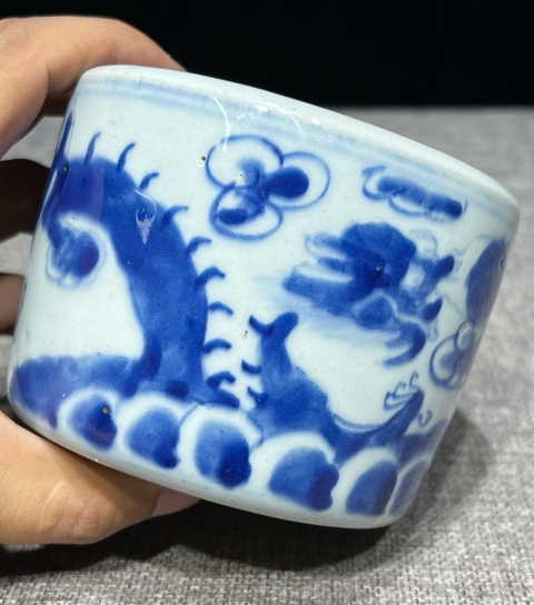古玩陶瓷龍紋青花筒式香爐真品鑒賞圖