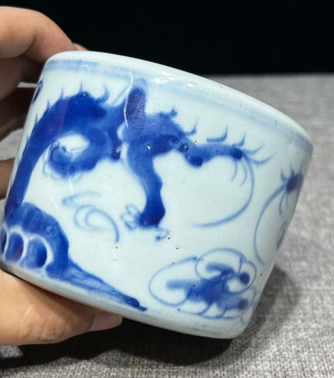 古玩陶瓷龍紋青花筒式香爐真品鑒賞圖