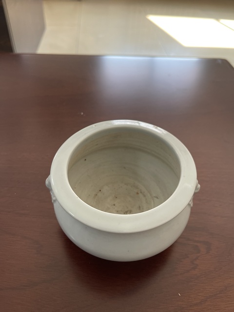 古玩陶瓷清中晚·白釉獅耳香爐 真品鑒賞圖