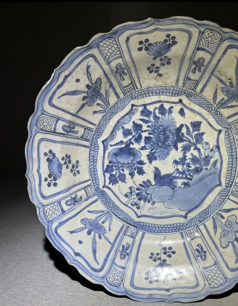 古玩陶瓷萬歷青花花鳥盤真品鑒賞圖