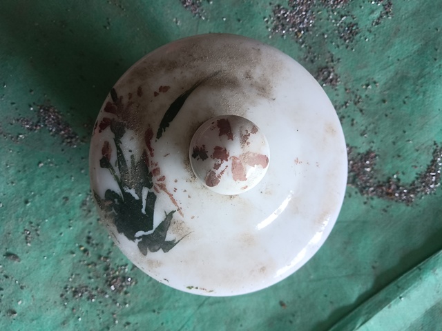 古玩陶瓷花鳥紋蓋罐真品鑒賞圖