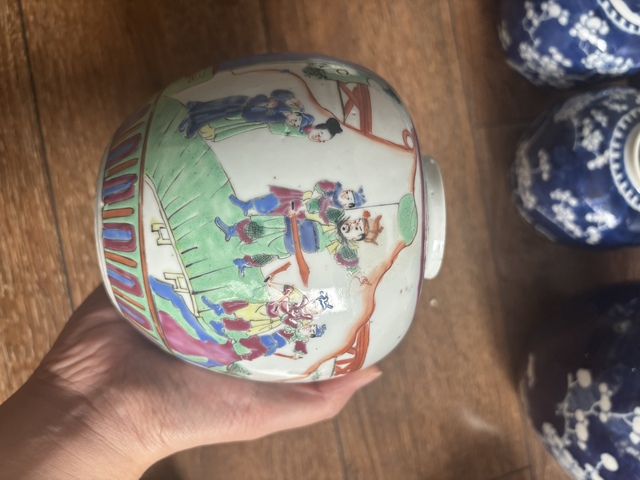古玩陶瓷粉彩人物故事紋茶葉罐真品鑒賞圖
