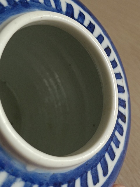 古玩陶瓷青花留白冰梅紋罐真品鑒賞圖