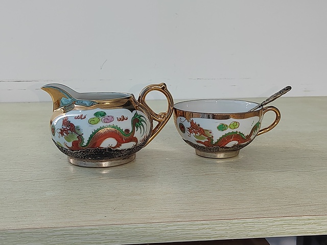 古玩陶瓷龍鳳紋執(zhí)杯真品鑒賞圖
