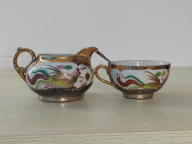 古玩陶瓷龍鳳紋執(zhí)杯真品鑒賞圖