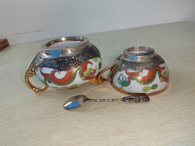 古玩陶瓷龍鳳紋執(zhí)杯真品鑒賞圖