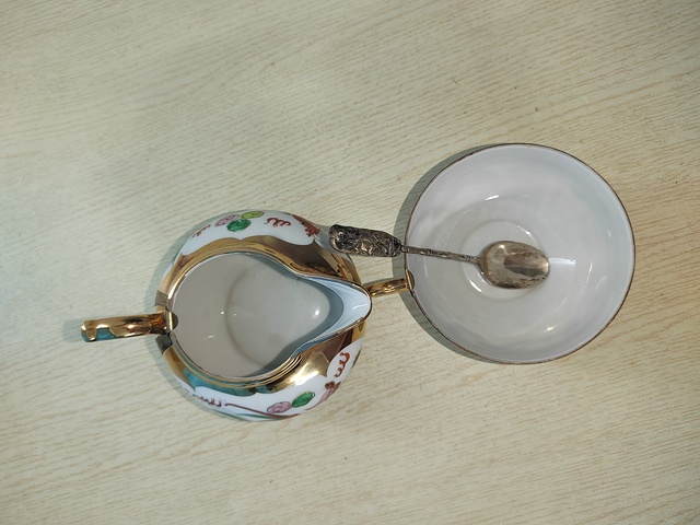 古玩陶瓷龍鳳紋執(zhí)杯真品鑒賞圖