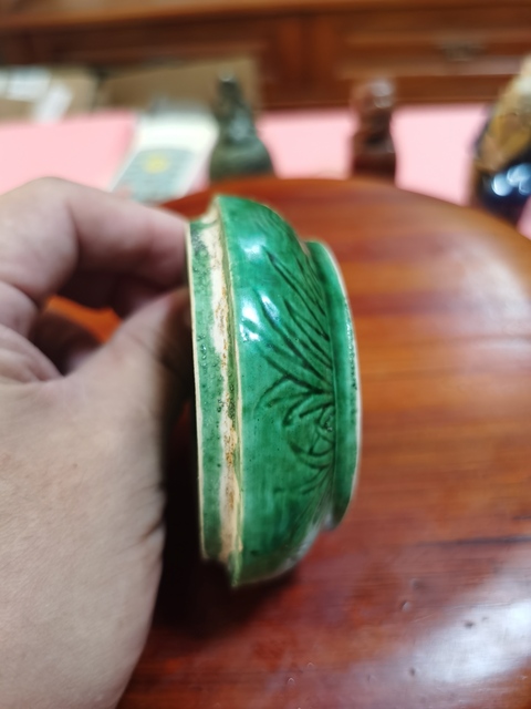 古玩陶瓷綠釉蓋盒真品鑒賞圖