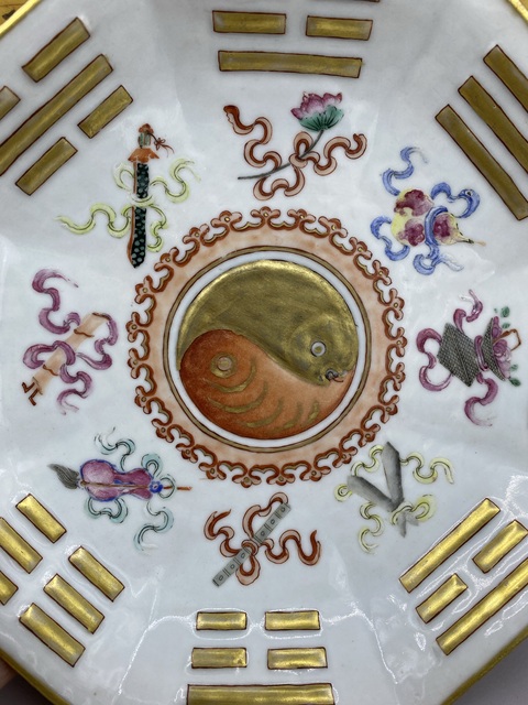 古玩陶瓷粉彩花鳥紋八方貢盤真品鑒賞圖
