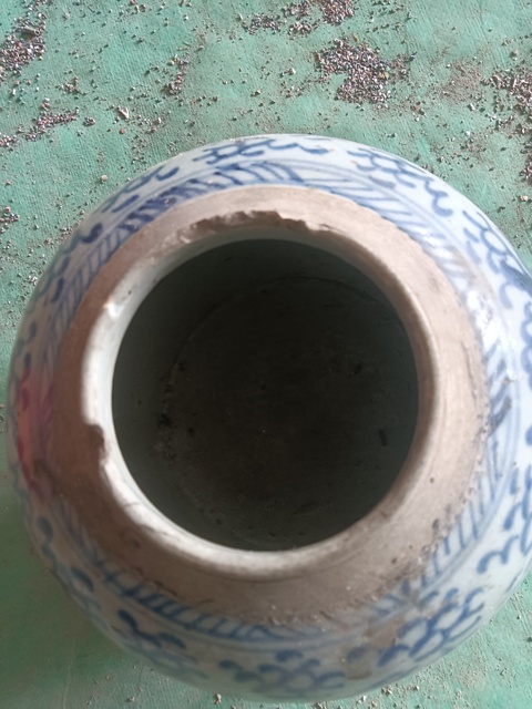 古玩陶瓷青花花卉紋罐真品鑒賞圖