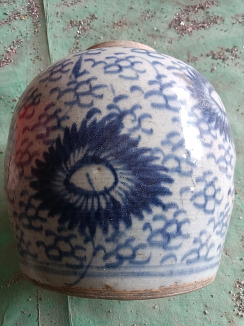 古玩陶瓷青花花卉紋罐真品鑒賞圖