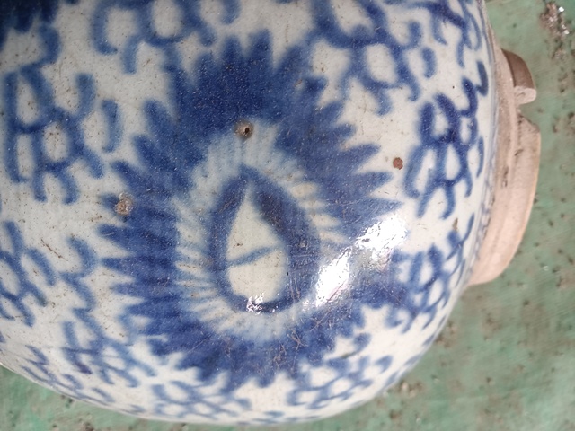 古玩陶瓷青花花卉紋罐真品鑒賞圖