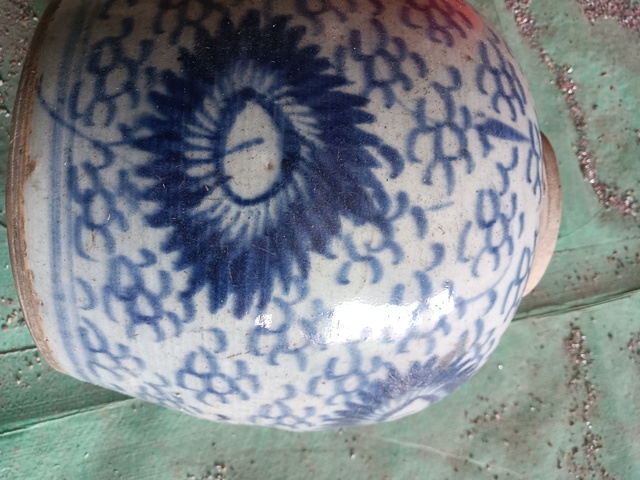 古玩陶瓷青花花卉紋罐真品鑒賞圖