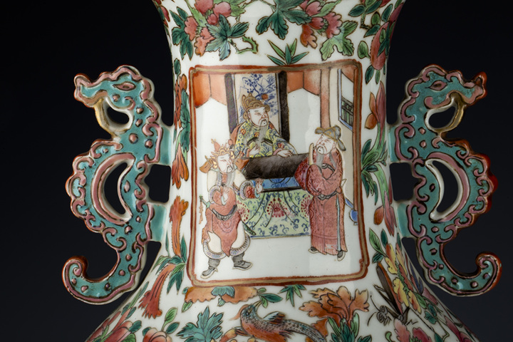 古玩陶瓷清道光·粉彩花鳥開窗刀馬人物紋龍耳大瓶拍賣，當前價格7176元