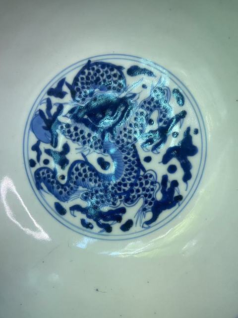 古玩陶瓷憑圖看清雍正青花八蠻進寶圖碗真品鑒賞圖
