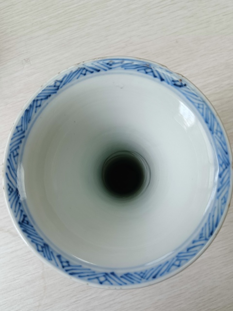 古玩陶瓷仕女花卉紋青花花觚真品鑒賞圖
