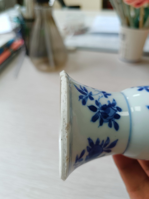 古玩陶瓷仕女花卉紋青花花觚真品鑒賞圖