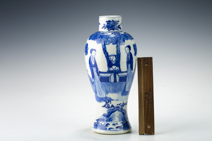 古玩陶瓷清晚·青花仕女教子圖瓶真品鑒賞圖