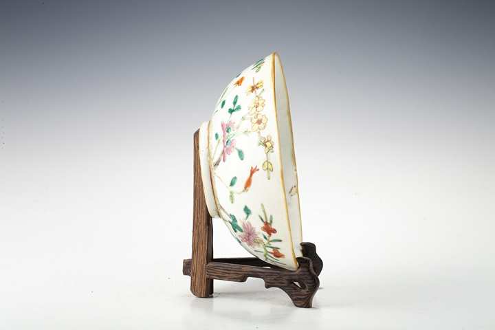 古玩陶瓷清晚·粉彩四時花卉紋碗真品鑒賞圖